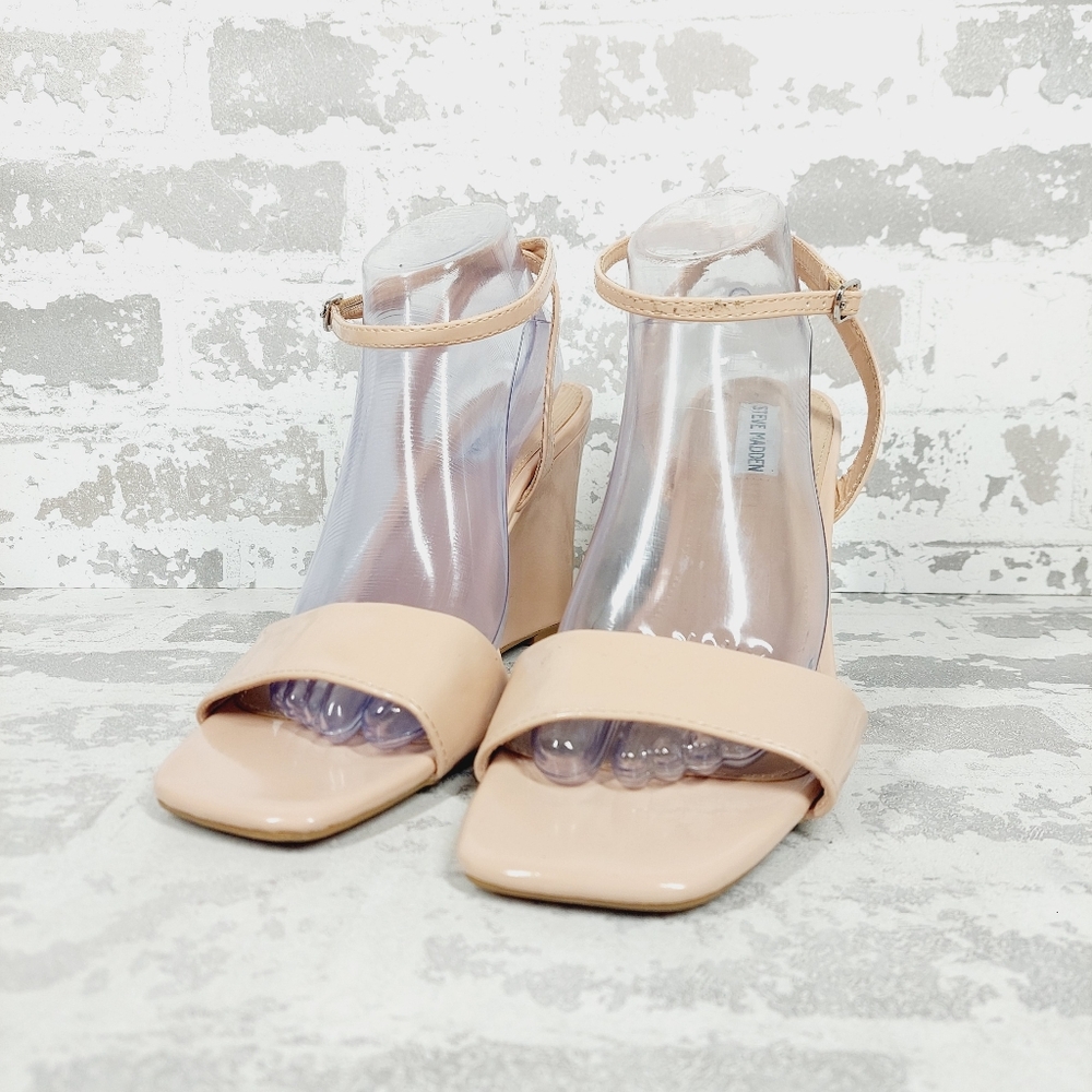 New Steve Madden Shapely In Tan Patent Cream Wedge Sandal  W17 - Picture 2 of 14